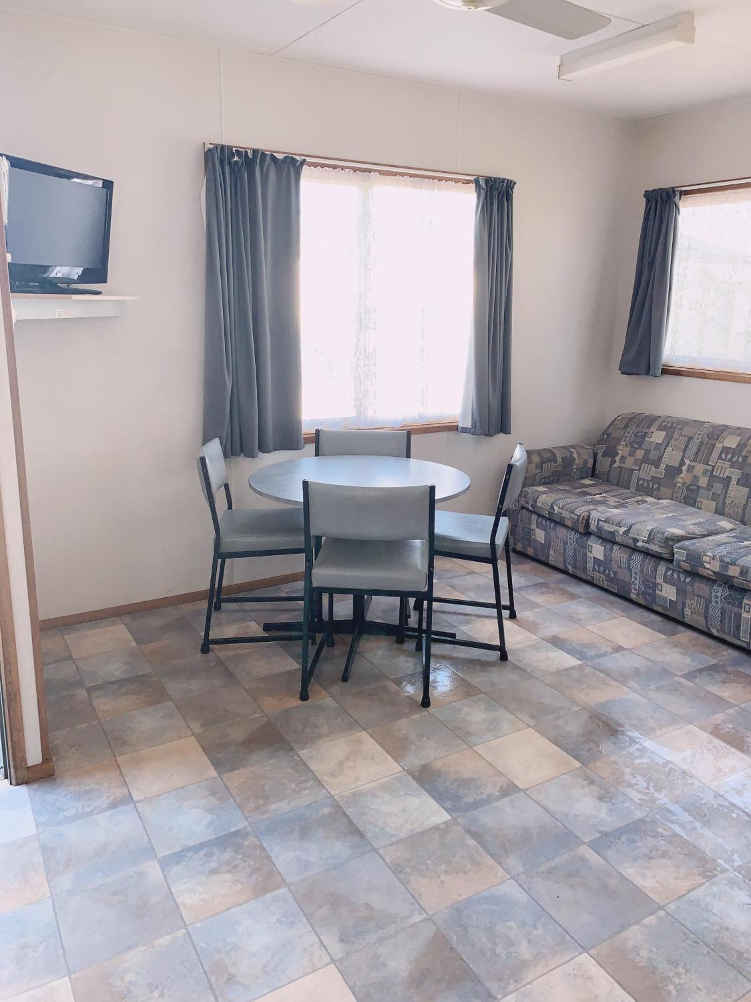 Otway Caravan & Park Campsite *